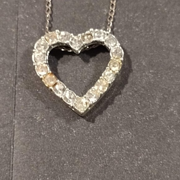 Women’s Fashion / Costume Jewelry Lot (#53) - Picture 5 of 5